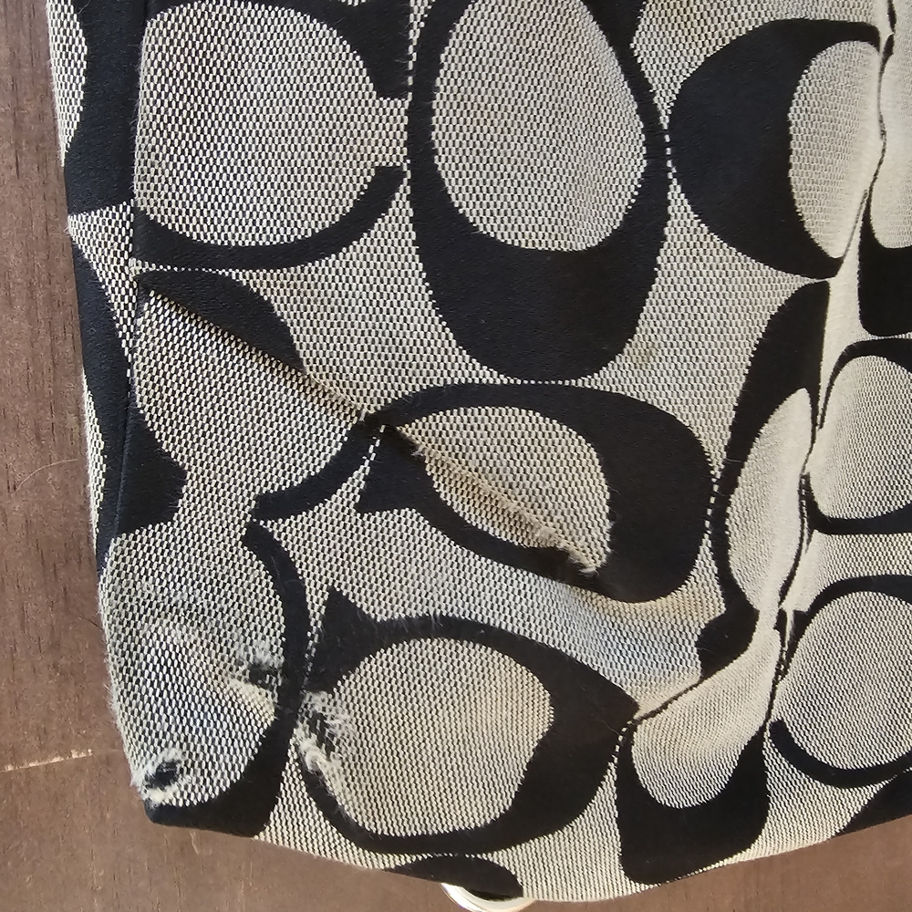Vintage Coach Shoulder Bag. - Picture 6 of 6